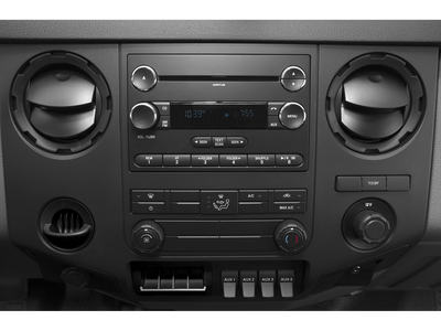 2015 Ford F-350 Chassis 176 WB