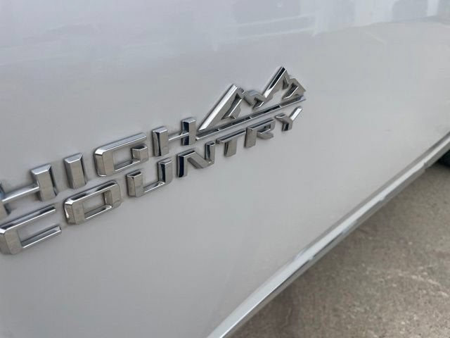 2023 Chevrolet Traverse High Country