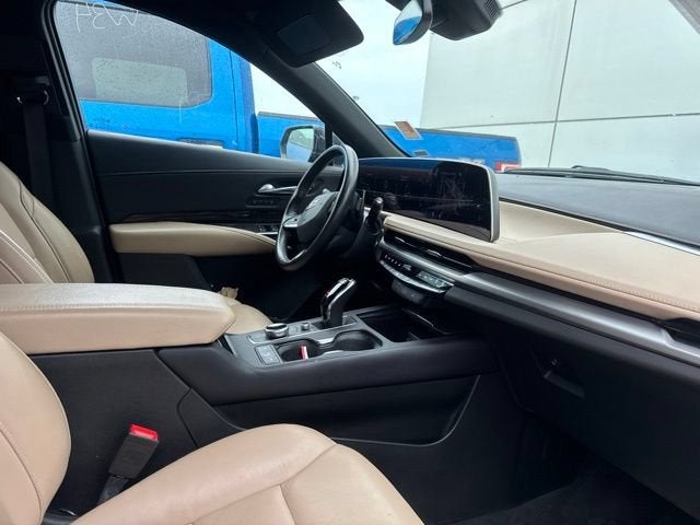 2025 Cadillac XT4 Premium Luxury