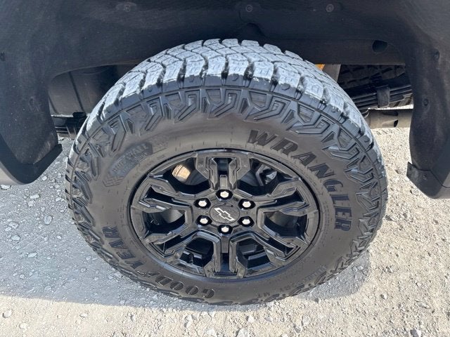 2025 Chevrolet Silverado 1500 ZR2