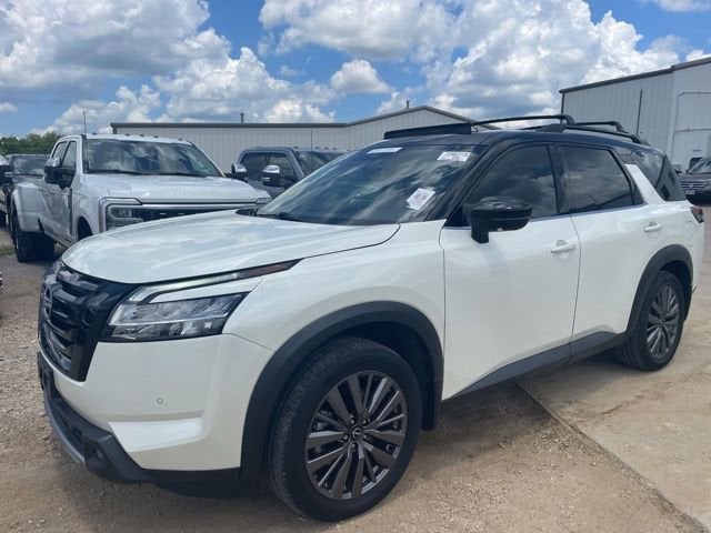 2023 Nissan Pathfinder SL 2WD's photo