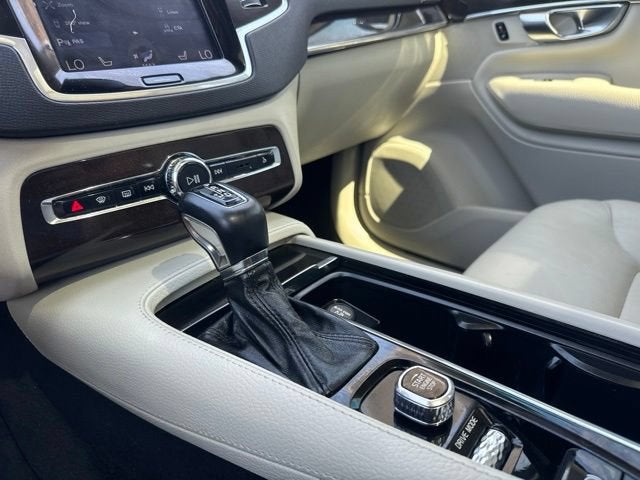 2018 Volvo XC90 Momentum