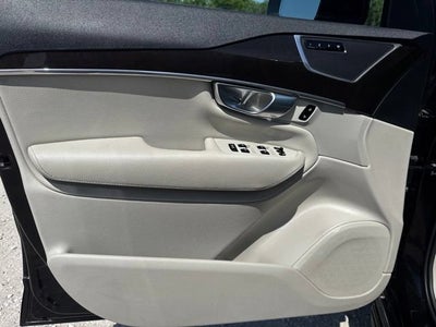 2018 Volvo XC90 Momentum
