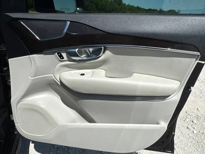 2018 Volvo XC90 Momentum
