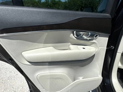 2018 Volvo XC90 Momentum