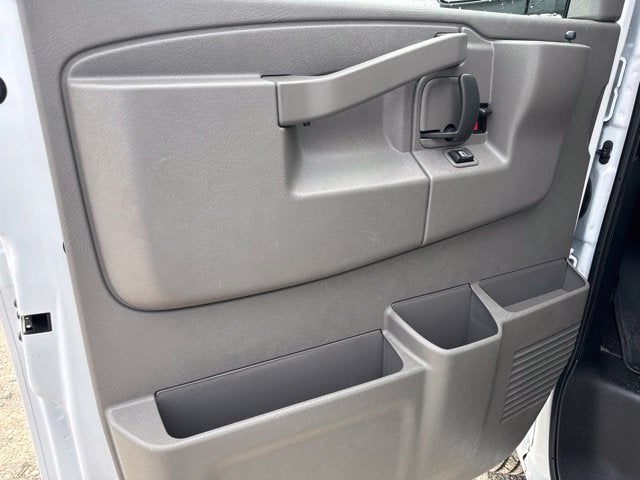2026 GMC Savana Passenger LT