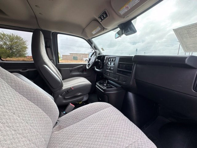 2026 GMC Savana Passenger LT