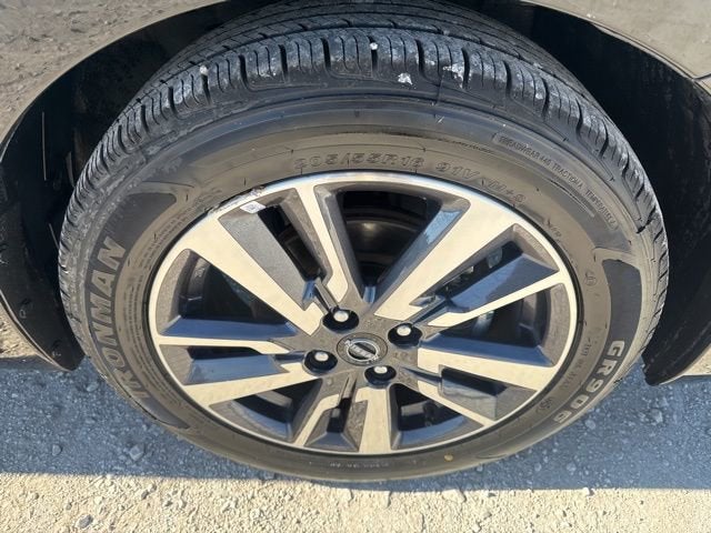 2023 Nissan Versa SV