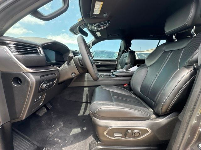 2024 Jeep Wagoneer Base