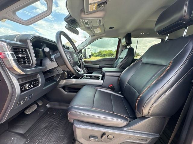 2025 Ford F-350SD Lariat