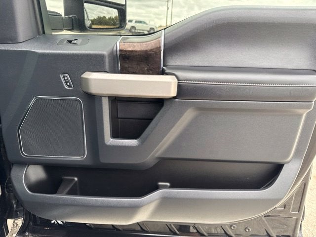 2022 Ford F-350SD Lariat