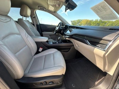 2022 Cadillac XT4 Premium Luxury