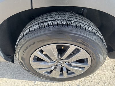 2024 Nissan Pathfinder SV