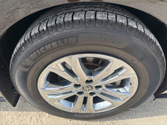 2023 Toyota Sienna XSE 7 Passenger