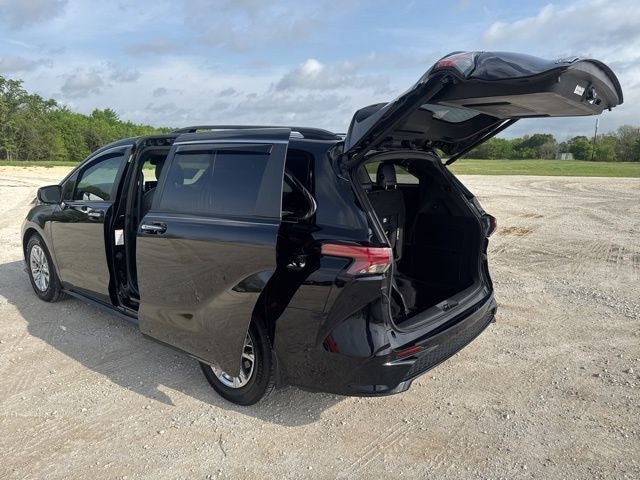 2023 Toyota Sienna XSE 7 Passenger