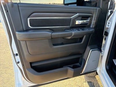 2025 RAM 3500 Laramie Crew Cab 4x4 8' Box