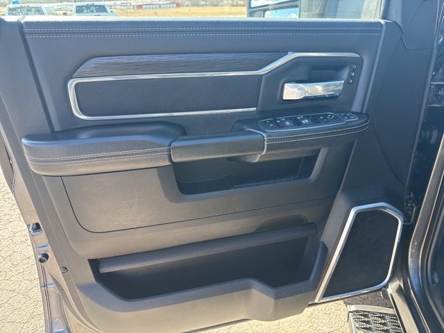 2024 RAM 2500 Laramie Crew Cab 4x4 6'4' Box